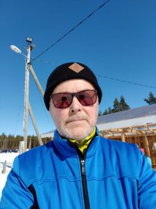 Pekka Larivaaran omakuva hiihtolenkillä